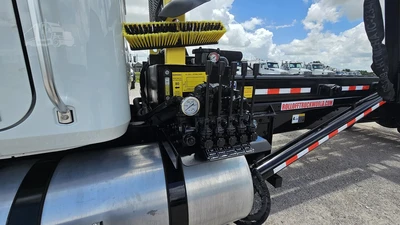 New | in-Stock 2027 MACK MD6 Rolloff Trucks Texas US | Roll Off Truck World #1491880