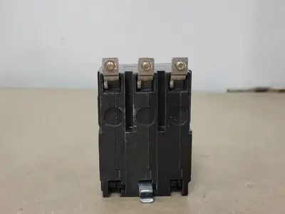USED SQUARE D QOB320