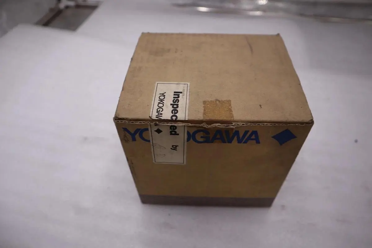 Yokogawa UT37E Digital Indicating Controller 100-240VAC - STOCK 3130CC