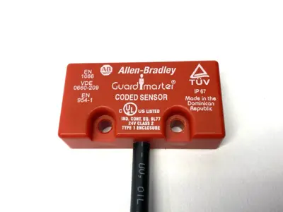 USED ALLEN-BRADLEY SER. A GUARDMASTER NON CONTACT SENSOR W/ ACTUATOR