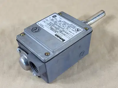 Used BARKSDALE ML1H-S203S Switchgears British Columbia CA | Lenmark #239318