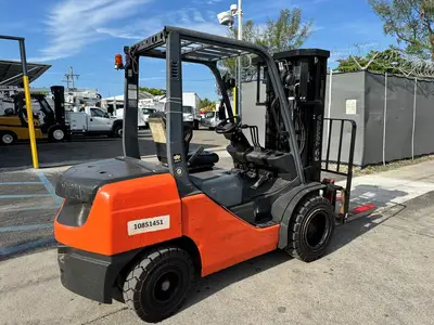 Used 2018 TOYOTA 8FDU30 Misc Forklifts Florida US | Truck and Van Outlet #1506273