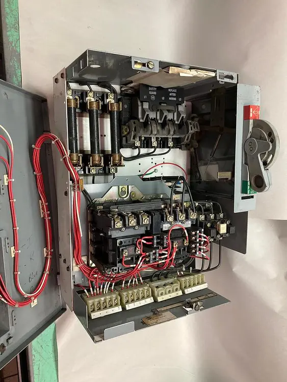 Used ALLEN BRADLEY 2106B-BDB-1-4RR-6X-24R-79U-901 Starters | Surplus Asset Holdings #1204933
