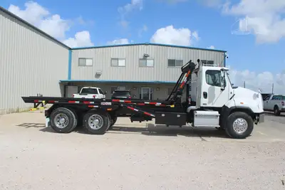 Used 2017 FREIGHTLINER 114SD Rolloff Trucks Texas US | Roll Off Truck World #1491741