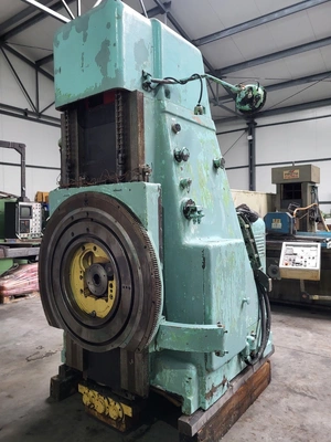 KOLOMNA Vertical Gear Hobber, good used condition