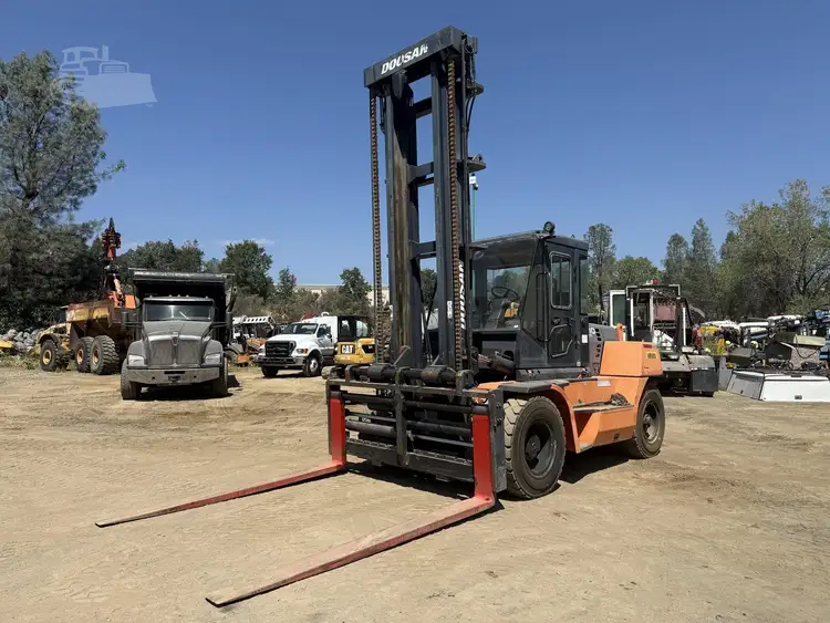 Used 2011 DOOSAN D110S-5 Internal Combustion Forklifts: Pneumatic Tire California US | Mittry Construction #1363446