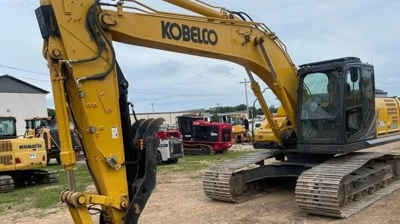 USED 2024 Kobelco SK210LC-11