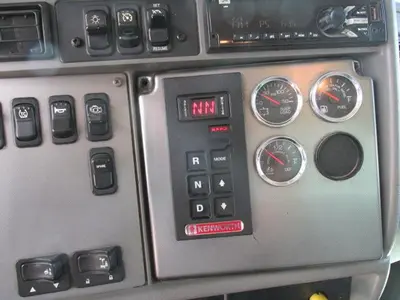 Used 2017 KENWORTH T 370 Box trucks Manitoba CA | Conquest Truck & Auto Sales #1421325