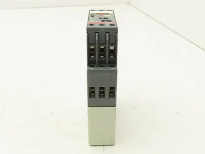 ABB 1SVR430183R0300 Timer Relay Module 110-240V