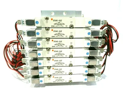 NEW SMC SS5Y5-42-07-C8 VALVES /MANIFOLD SY5440-5L0Z SS5Y54207C8