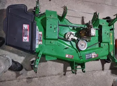 USED JOHN DEERE 1023E