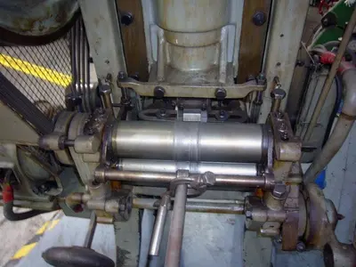 USED SCHULER 35 TON