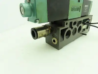 Numatics 082SS415M046P61 Double Acting Solenoid Valve Base 225-369B 24VDC