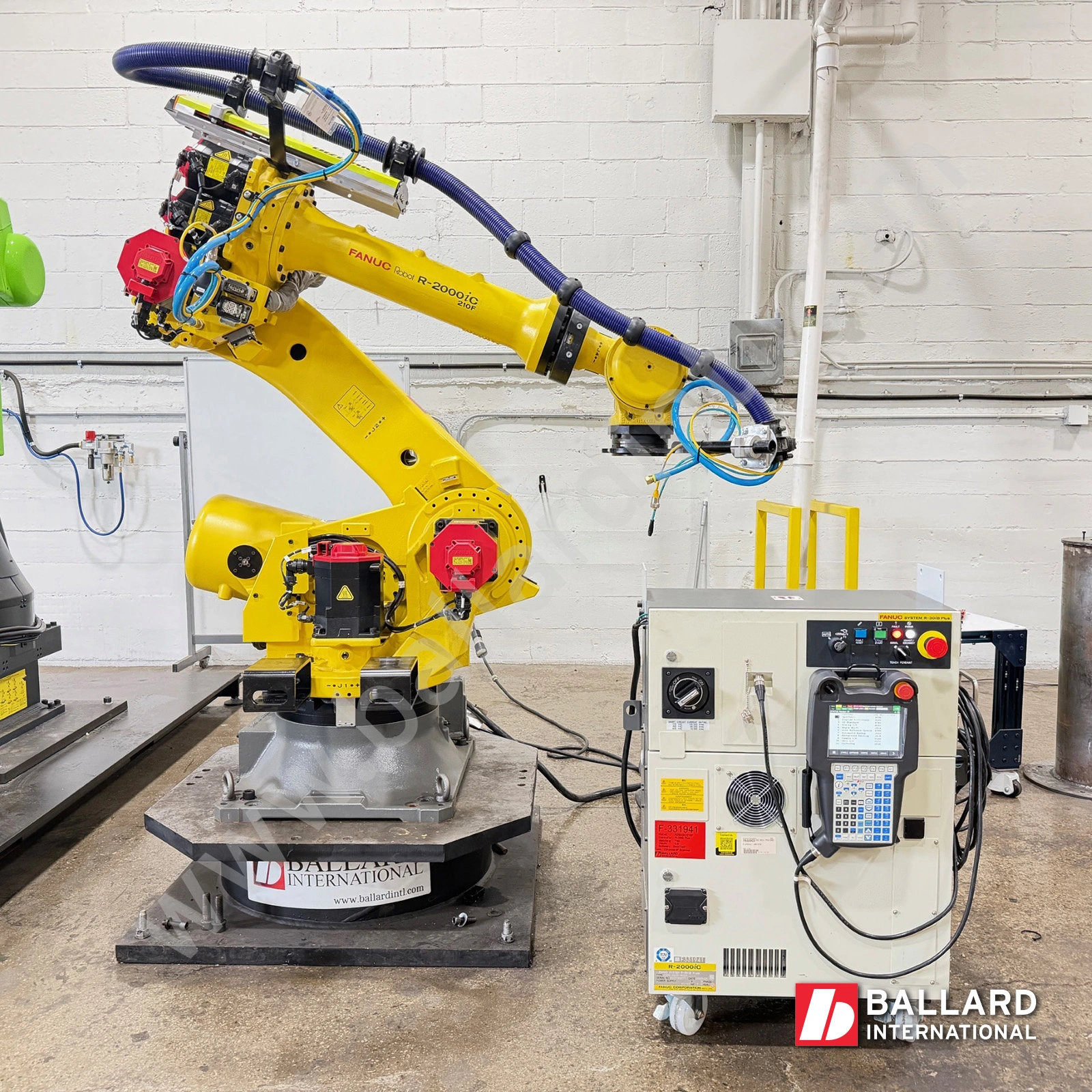 FANUC R-2000iC/210F Robot w/ R30iB Plus – NEW! NEVER PUT INTO PRODUCTION
