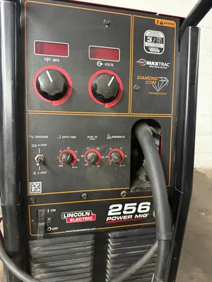 LINCOLN POWER MIG 256 WELDERS (Miscellaneous) | Turner's Machinery (8)