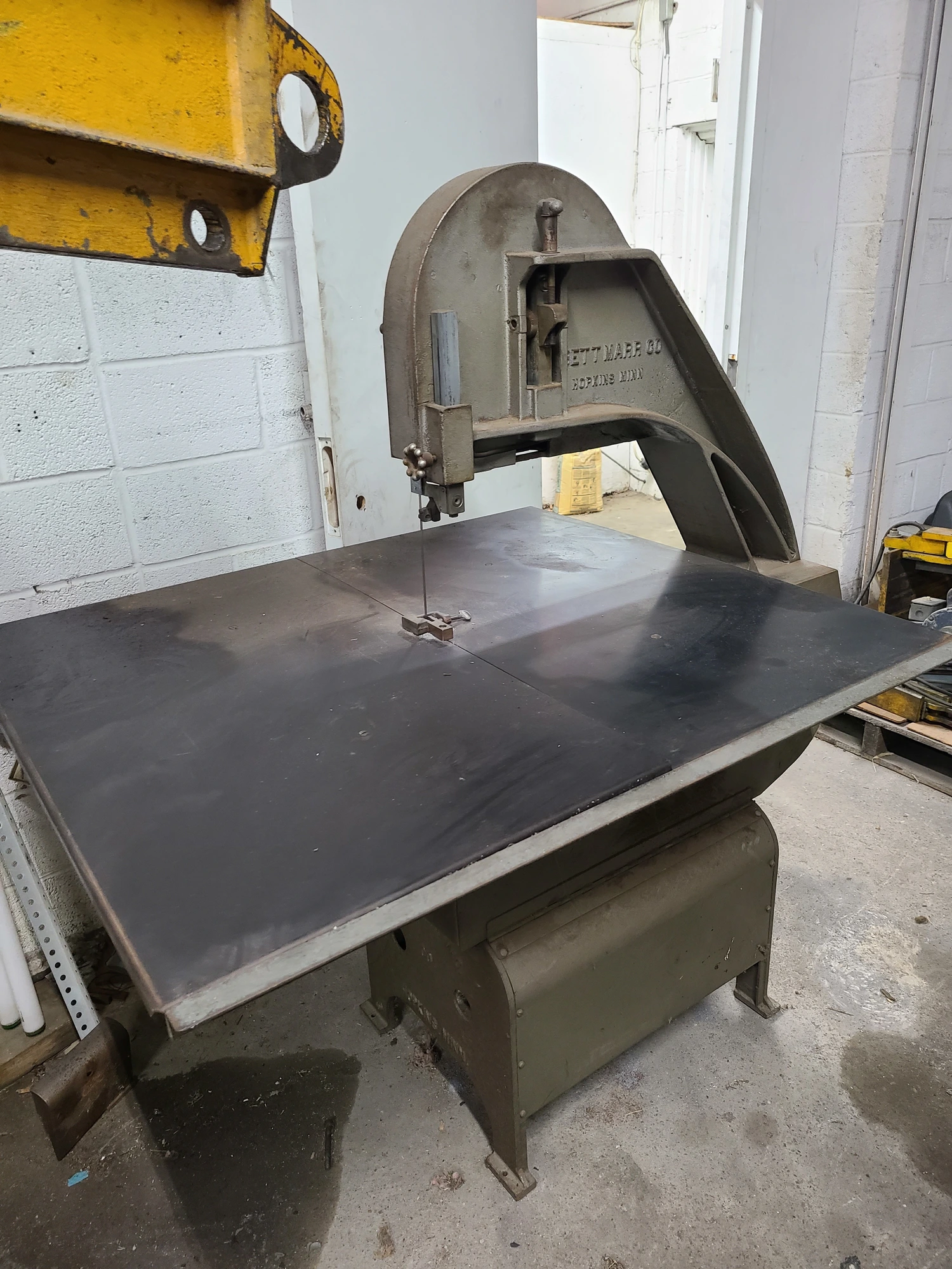 USED LOCKFORMER 24S VERT SAW