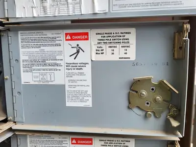 Power Distribution Center (PDC), 1600A Main, 2-400A & 4-100A