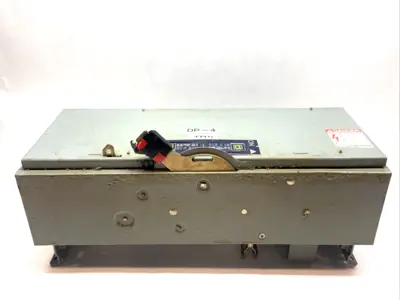 USED SQUARE D BY SCHNEIDER ELECTRIC SER. E1 FUSIBLE PANELBOARD SWITCH UNIT 3-POLE 200A 600VAC