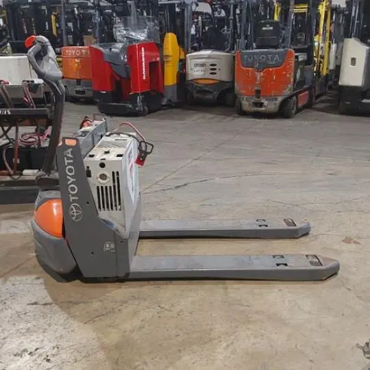Used 2018 TOYOTA 8HBW23 Pallet Jacks | Russell Equipment #724038