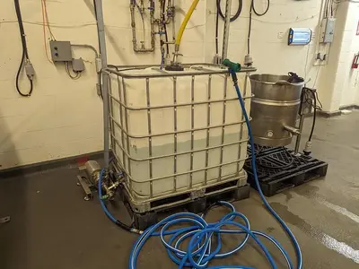 Caged IBC Liquid Totes