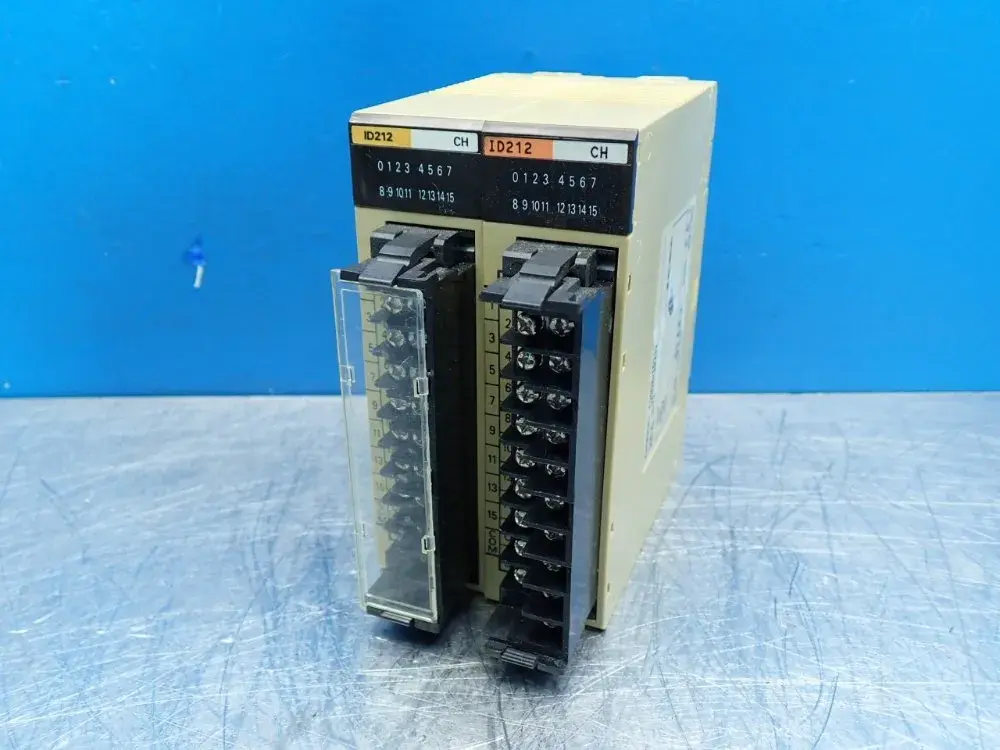 Used OMRON C200HID212 Input / Output Modules | HGR 24 #733395