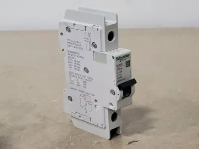 NEW SCHNEIDER ELECTRIC M9F42115