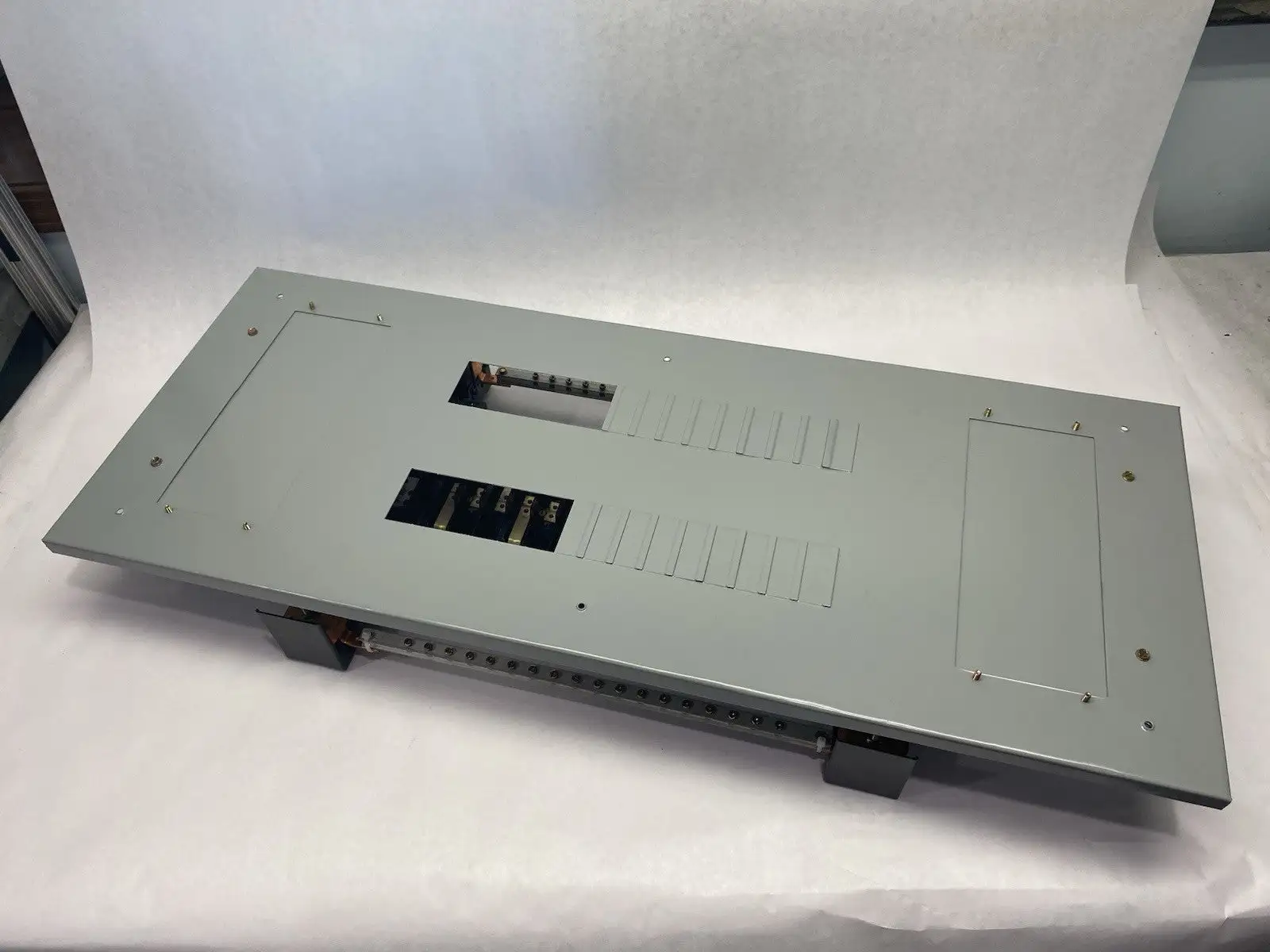 Used General Electric A Series II Sub-Panelboard Assembly 3Ph AXT1B4 Electrical Panels Michigan US | Maverick Industrial Sales #1395428