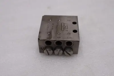 LINCOLN  SKF SSV-VA 0C43566 DIVIDER VALVE BLOCK STOCK H1032A
