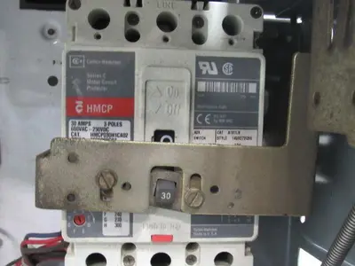 A-B Allen Bradley 1336F-BRF75-AN-EN 7.5HP AC Drive Assembly Bucket Disconnect