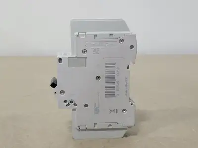 NEW SCHNEIDER ELECTRIC M9F42115