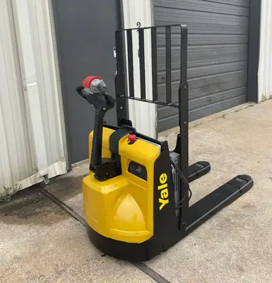 Used 2016 Yale MPB045VGN24T2746 Electric Pallet Trucks New York US | United Lift #1446893