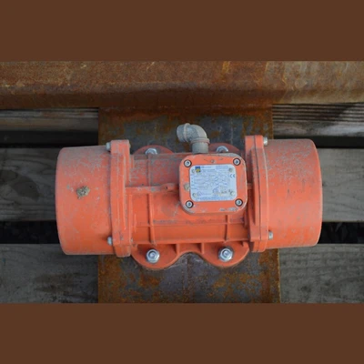 OLI MVE 1530/4 Electric Vibrator
