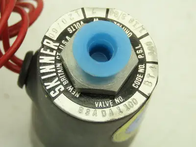 Honeywell Skinner B3ADA1100 Solenoid Valve 3-Way 120V 100 PSI 1/4" NPT