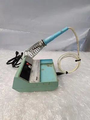 WELLER ELECTRONIC CONTROL SOLDERING STATION EC 1000