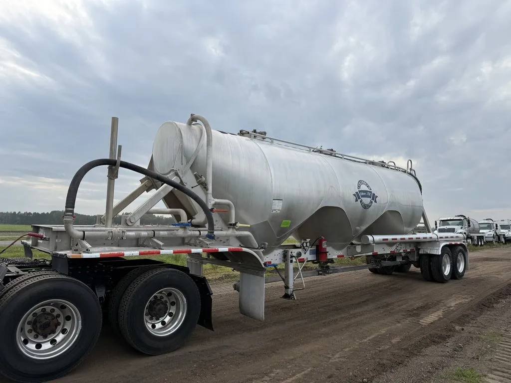 Used 2018 HEIL PNEUMATIC 30 Tanker Trailers Minnesota US | Carco Truck & Equipment #1514073