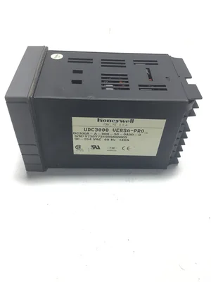 Honeywell DC300A-A-000-30-0A00-0 Temperature Controller 18vA