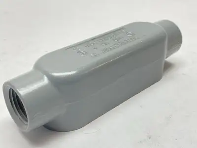 USED APPLETON ELECTRIC FORM 85 ALUMINUM CONDUIT BODY 1/2" W/ K50A COVER