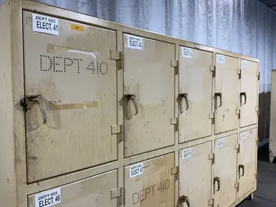 Used STRONG HOLD _UNKNOWN_ Cabinets Ohio US | HGR 24 #1358137