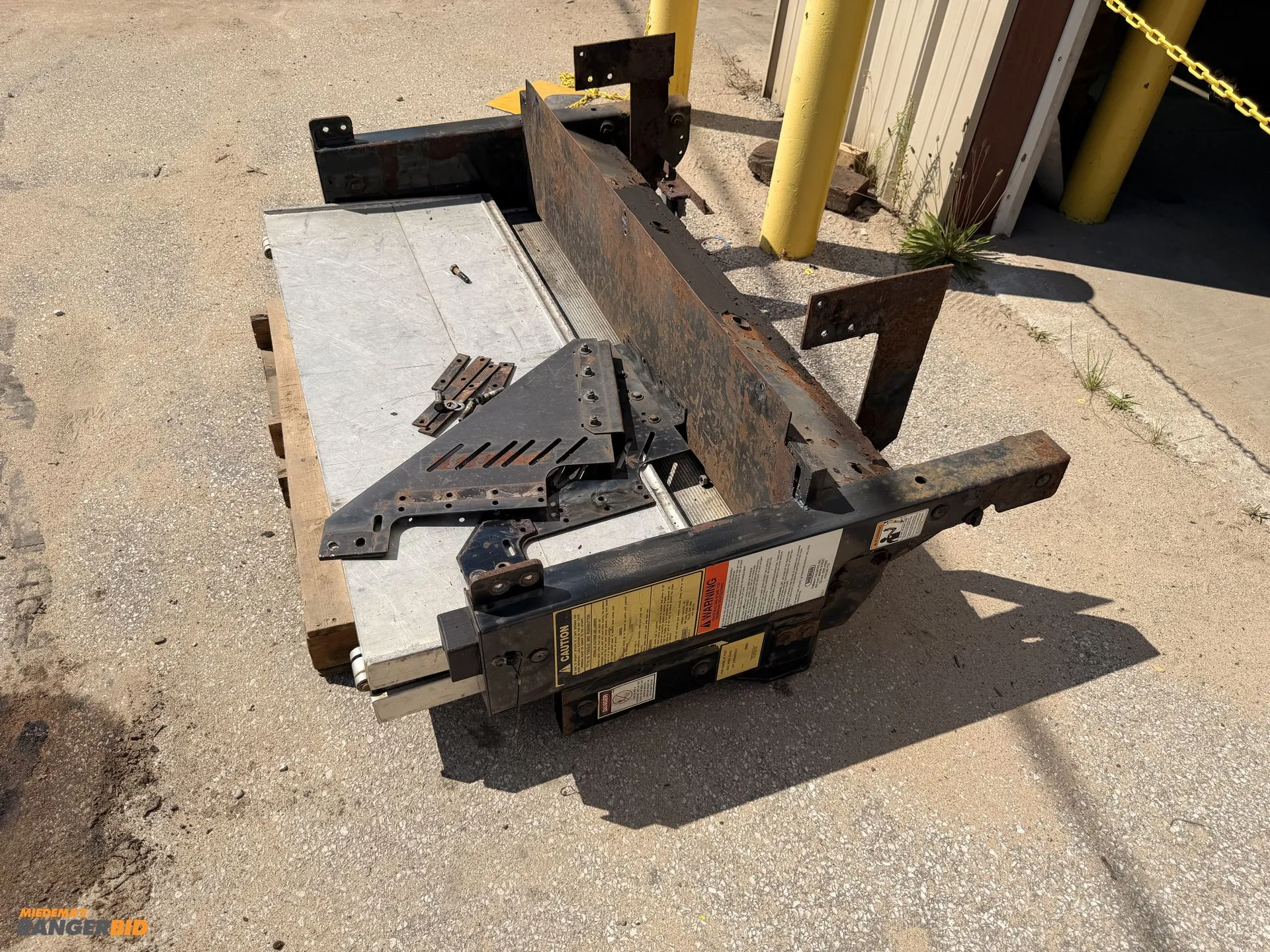 Used THIEMAN LIFT GATE Parts & Accessories (Material Handling) Michigan US | Miedema Asset Management Group #1390098