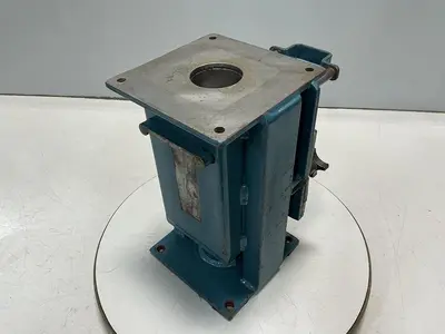 USED METAL FABRICATOR NO MODEL / NO TAG