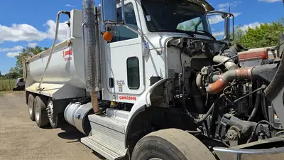 USED 2018 PETERBILT 348