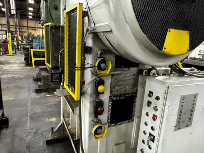 40 TON L&J STRAIGHT SIDE PRESS: YOBRO #23910