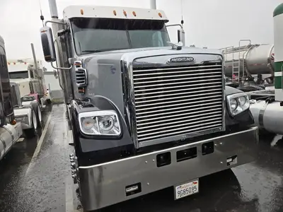 USED 2023 FREIGHTLINER CORONADO 122 SD