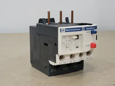 USED SCHNEIDER ELECTRIC LRD 12