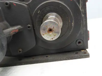 FG220S01 Gearbox Reducer 9.864 Ratio Dual Output Shaft IEC 63 Motor Adapter