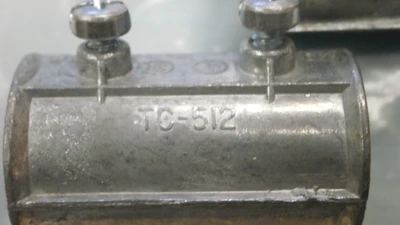 Used TC-512 2-Screw 3/4" NEER Coupling Set (QTY 2)