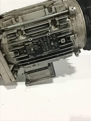 Lenze GKR06-2M VAK 100C32 Gear Drive/Speed Reducer/Gearmotor