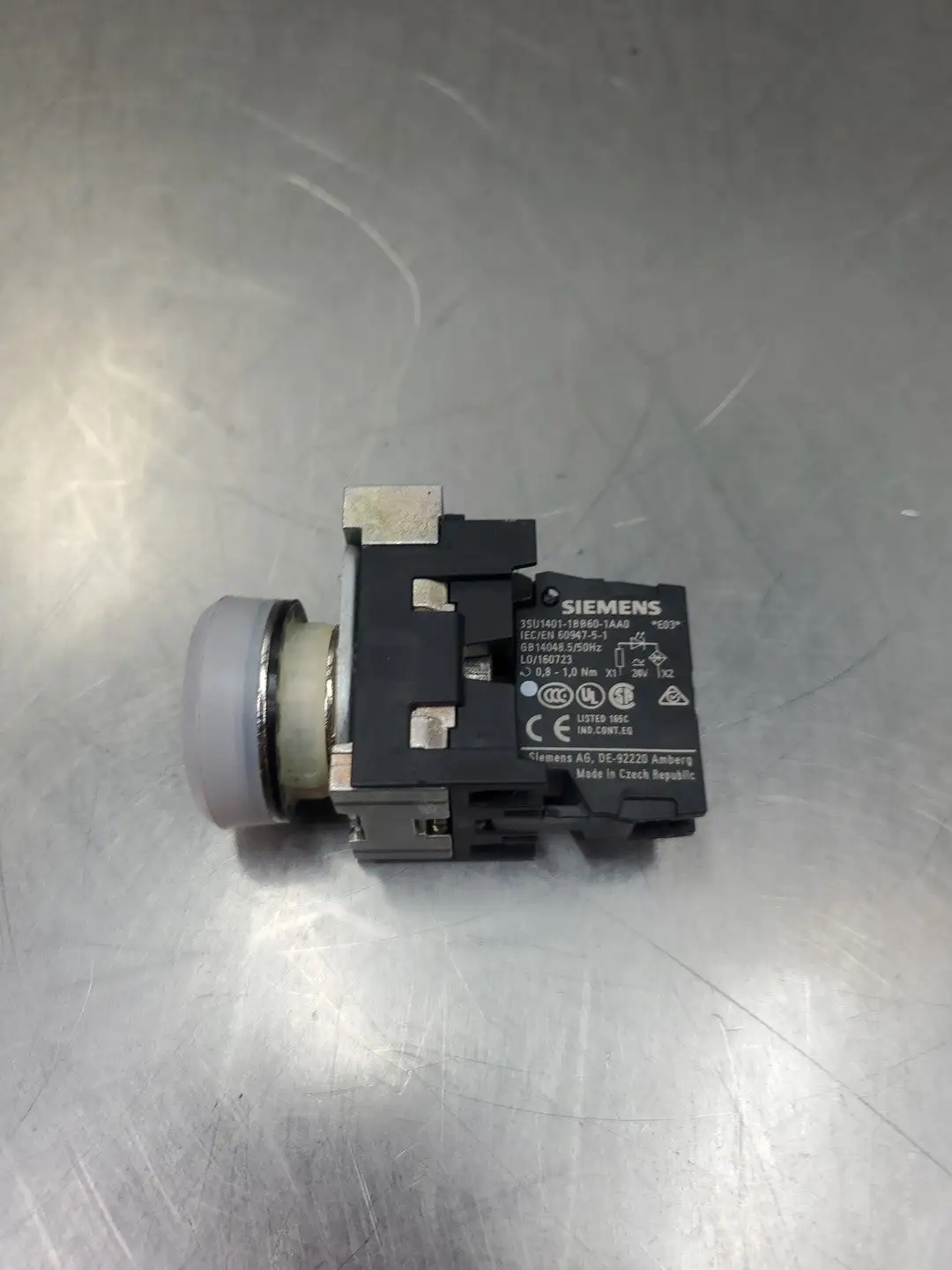 USED Siemens 3SU1401-1BB60-1AA0 Contact Indicator Module.