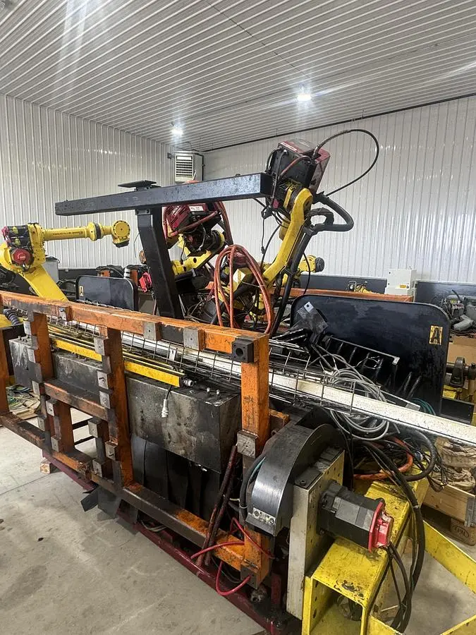 Used 2015 GENESIS/FANUC ARCMATE 100IC/12 Robots Michigan US | Aucto #1332142