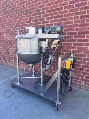 USED LEE 250 LITER SCRAPE AGITATION STAINLESS STEEL HALF JACKETED REACTOR W/ VFD